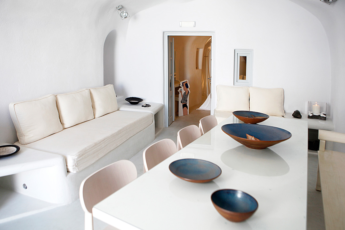 Santoniro villa living room